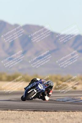 media/Dec-07-2025-CVMA (Sun) [[3e7d2de5dc]]/Race 16-Formula Middleweight/